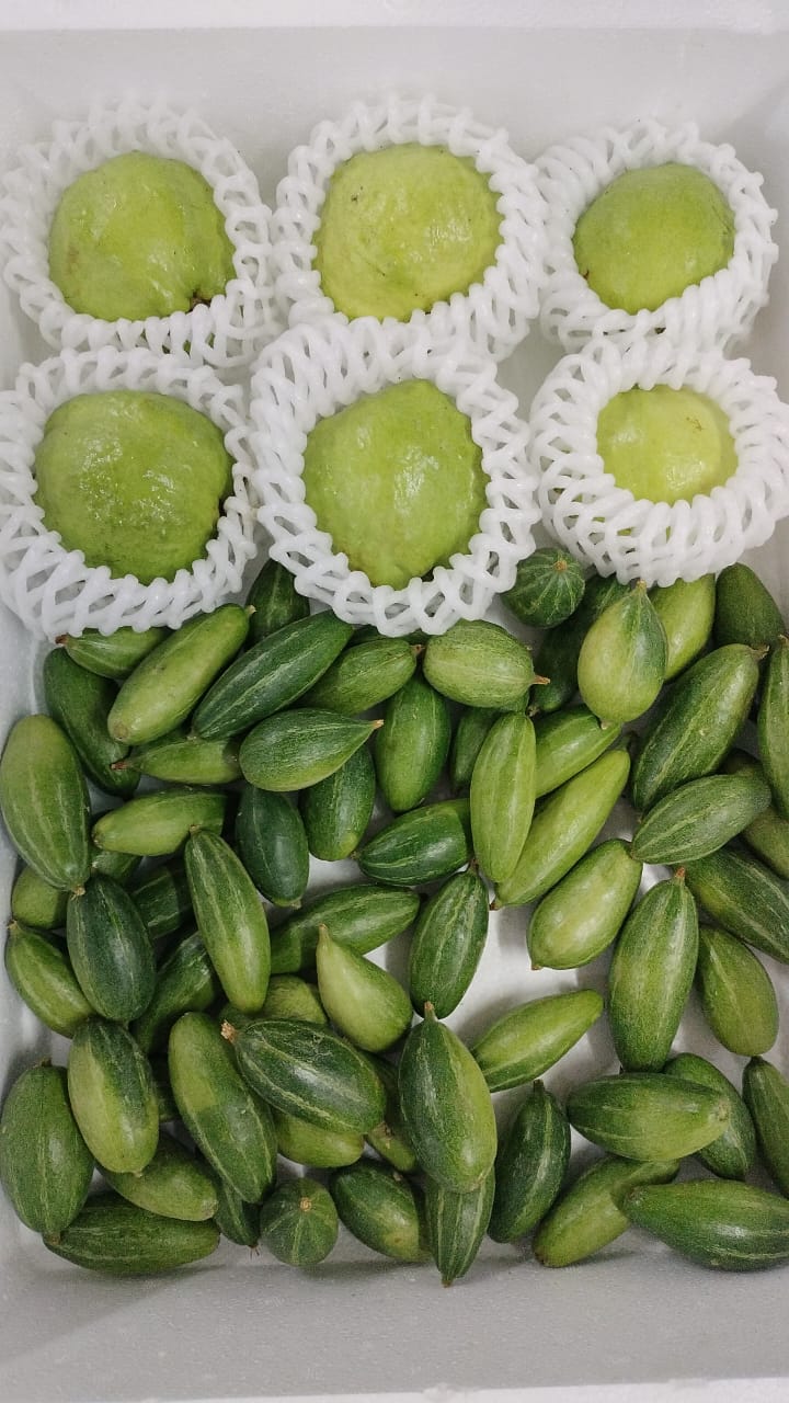 Mix Box- 3Kg (Parwal, Guava)